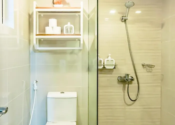 Makati With Gym Pool And Massage