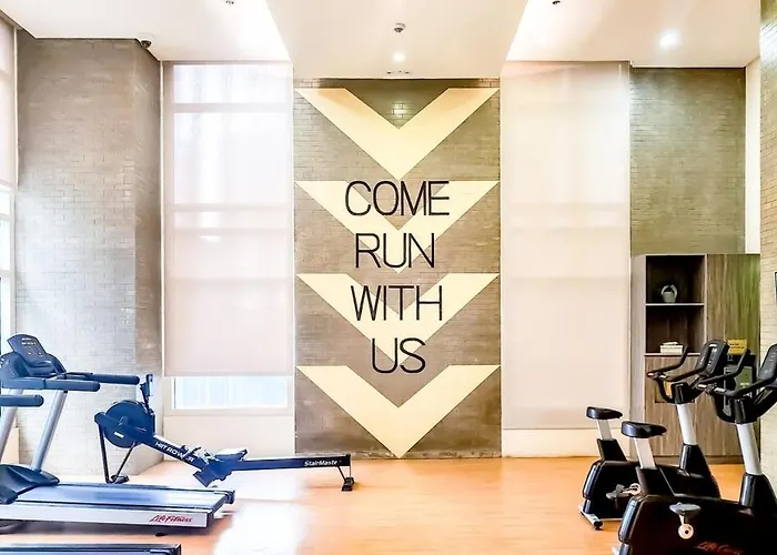 Makati With Gym Pool And Massage