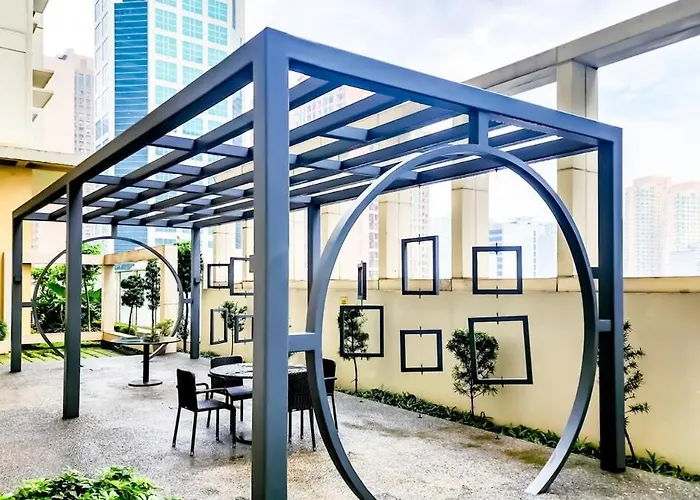 Makati With Gym Pool And Massage Apartment