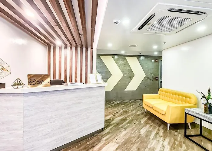 Makati With Gym Pool And Massage * Manila
